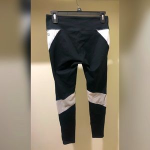 black and white fabletics leggings